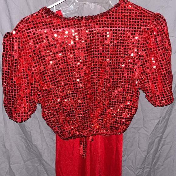 Halloween Ruby Red Sequins 2 piece costume - Picture 4 of 8